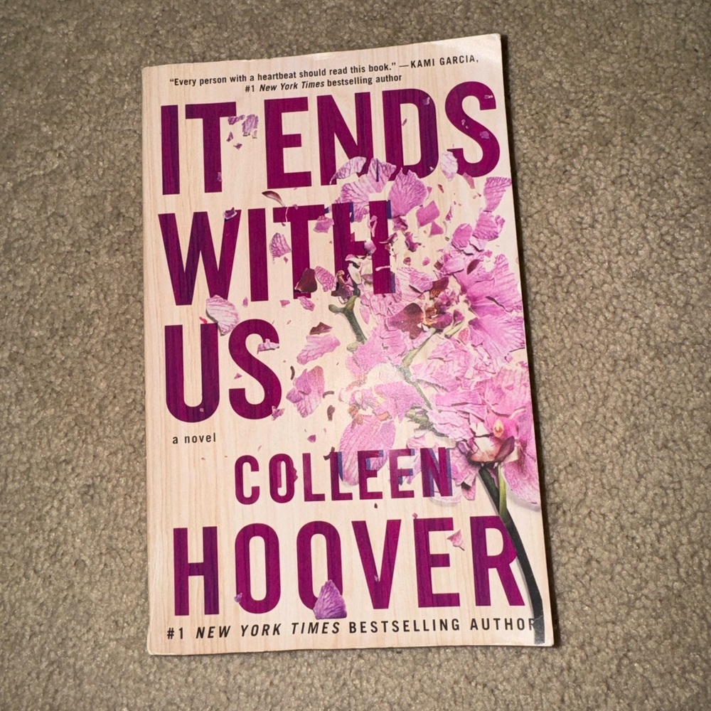 3/10$ Bundle  - It Ends With Us by Colleen Hoover